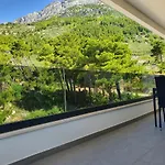 La * Baška Voda